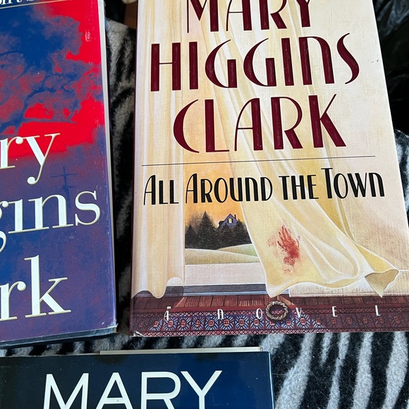 Mary Higgins Clark Lot of 3 Hardcover Books.  Great Condition! - Picture 2 of 5